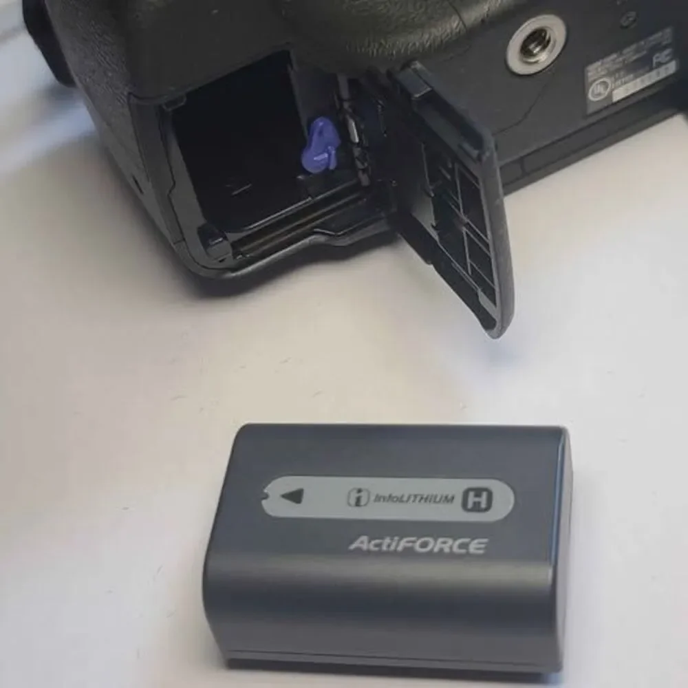 Sony Cyber-shot DSC-HX100V Digital Camera